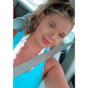 Meet your Posher, Alexis